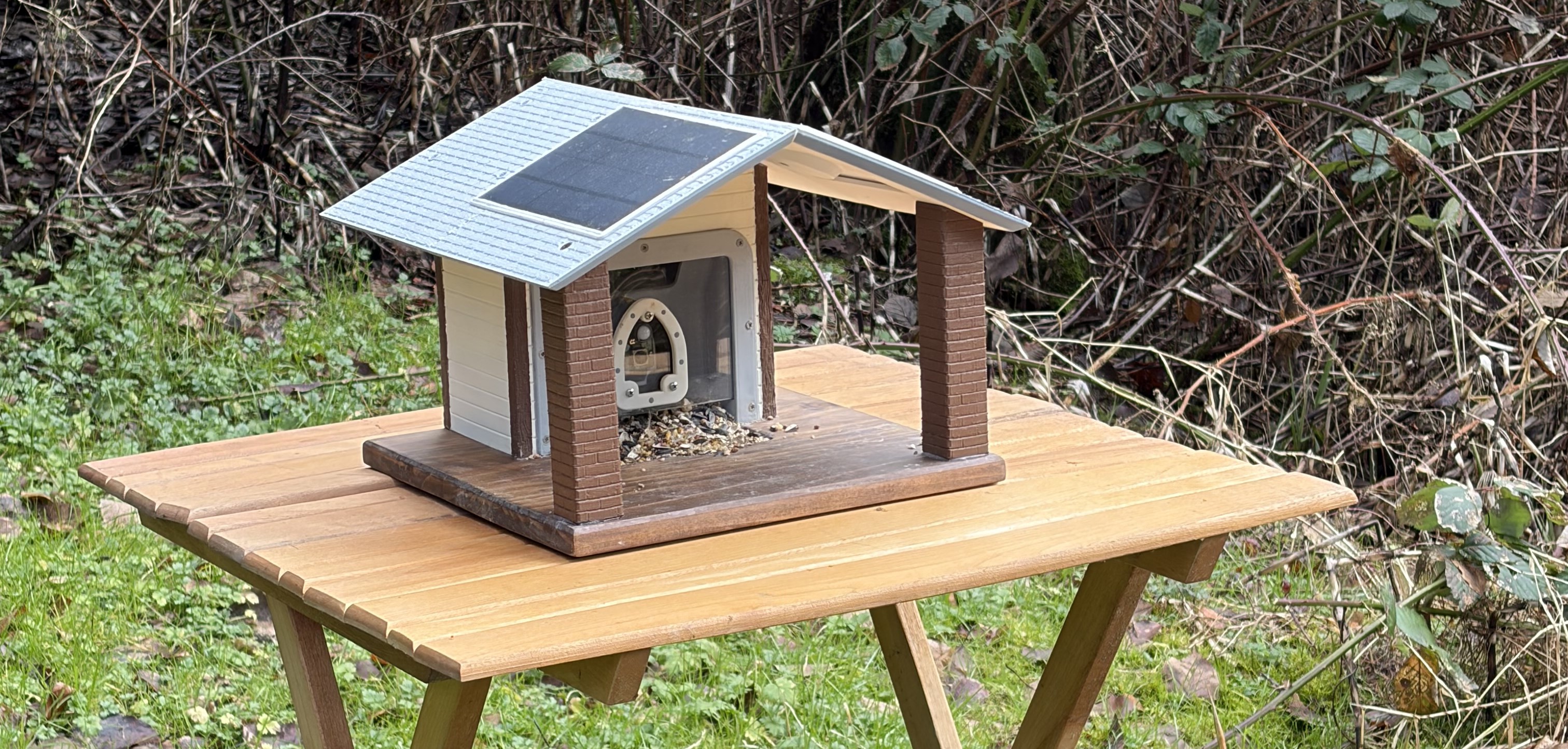 Smart Birdfeeder